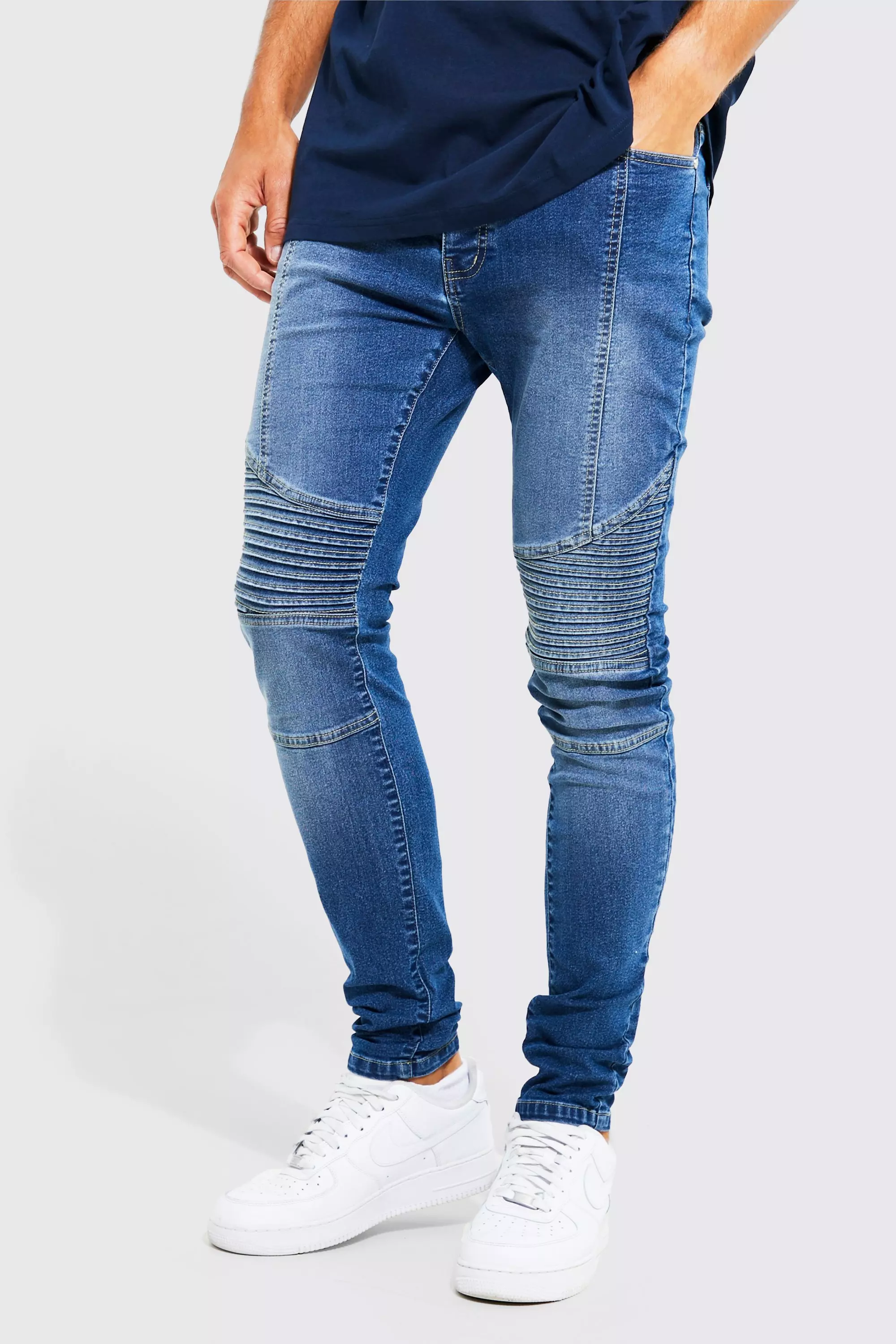 Biker best sale jean outfits